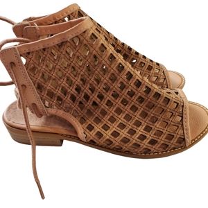 NWOT Musse & Cloud Natural Flat woven sandal bootie
